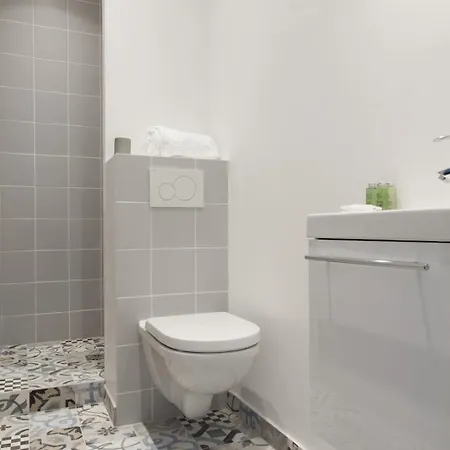 Bnbnook - Cozy 2br Steps From Seine & Notre-dame